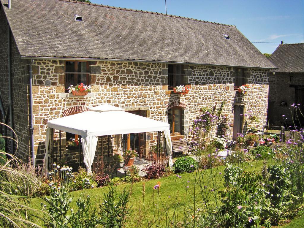 Bed and Breakfast La Cloue Sainte-Marie-du-Bois  Esterno foto