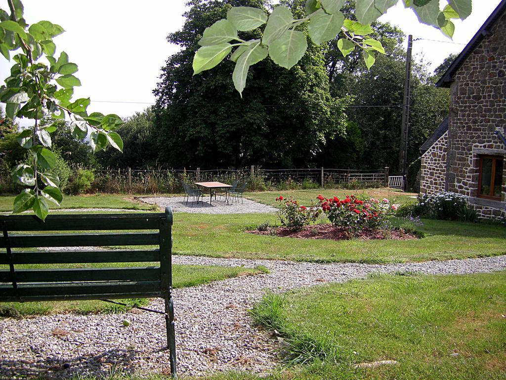 Bed and Breakfast La Cloue Sainte-Marie-du-Bois  Esterno foto
